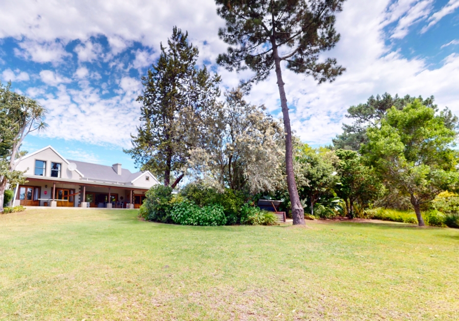 To Let 5 Bedroom Property for Rent in Rheenendal Western Cape